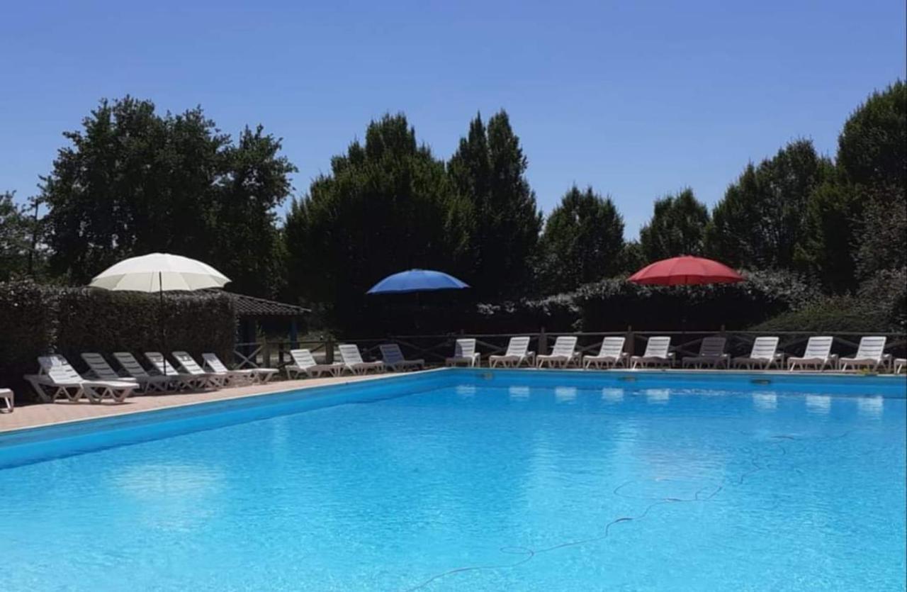 Etang Vallier Resort Brossac Exteriör bild