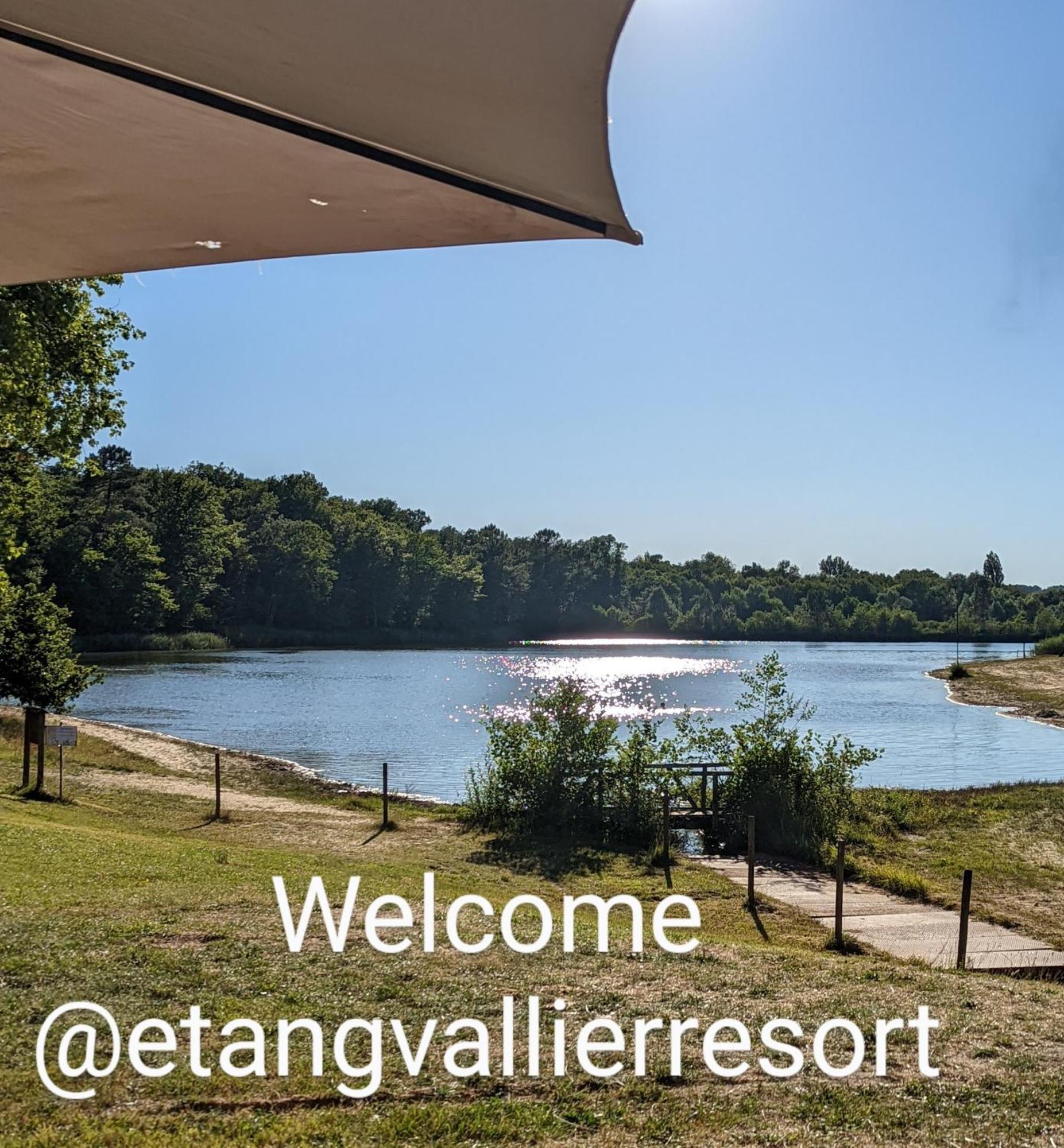 Etang Vallier Resort Brossac Exteriör bild