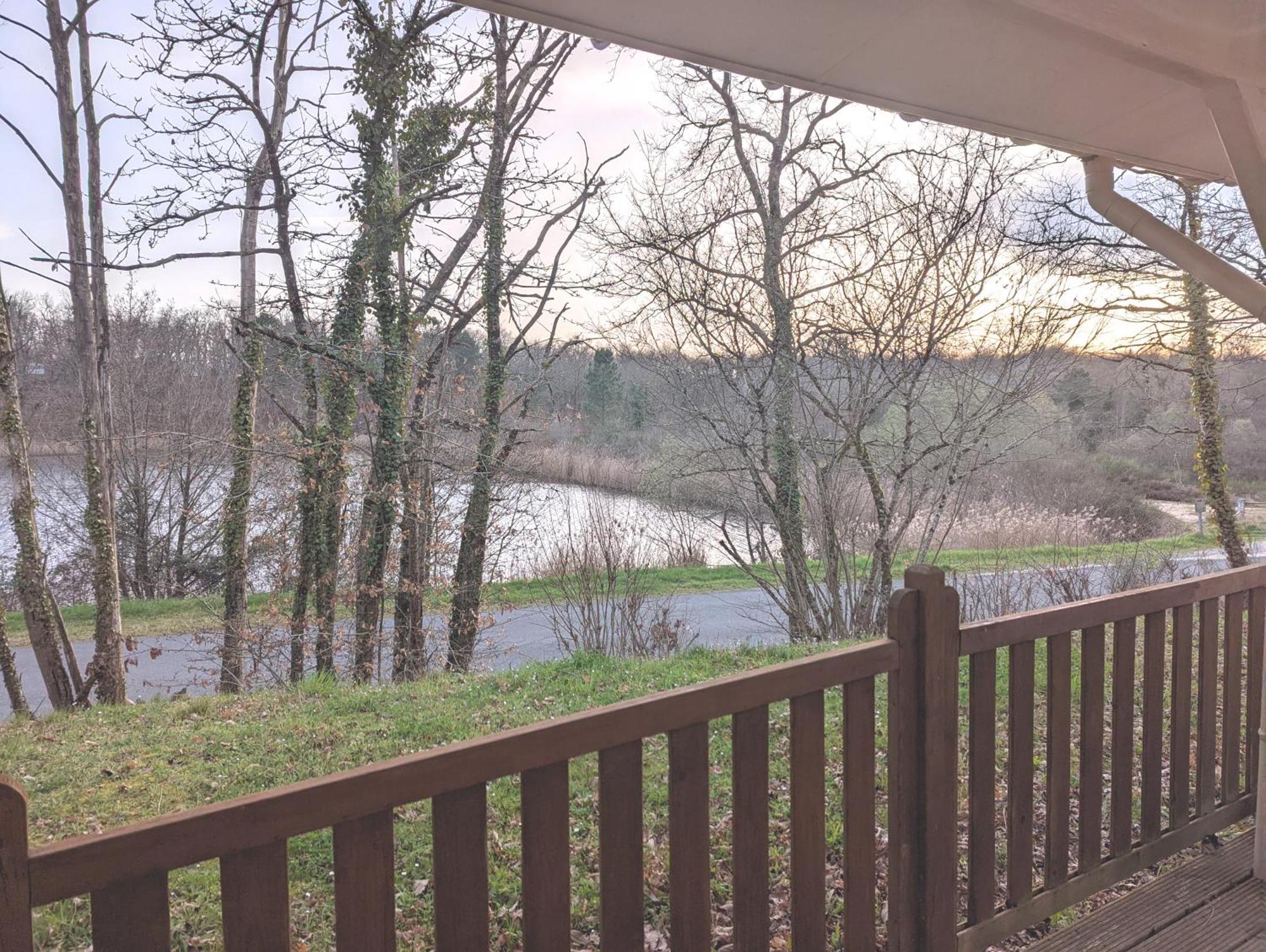 Etang Vallier Resort Brossac Exteriör bild