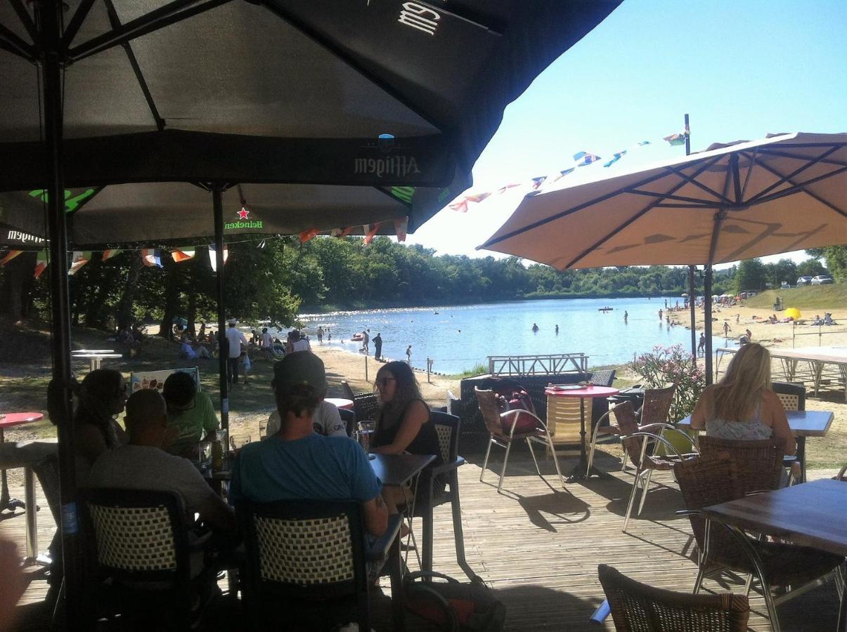 Etang Vallier Resort Brossac Exteriör bild