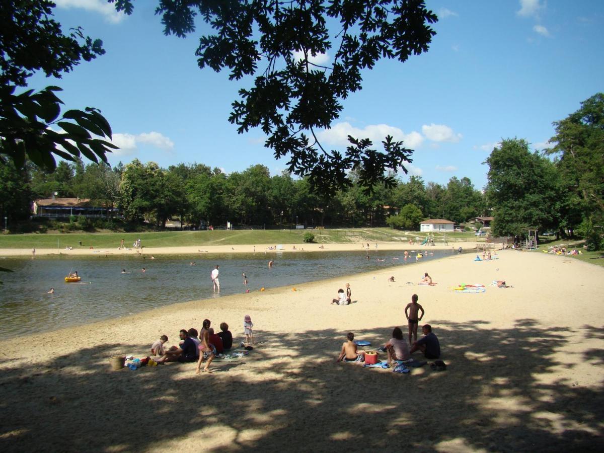 Etang Vallier Resort Brossac Exteriör bild
